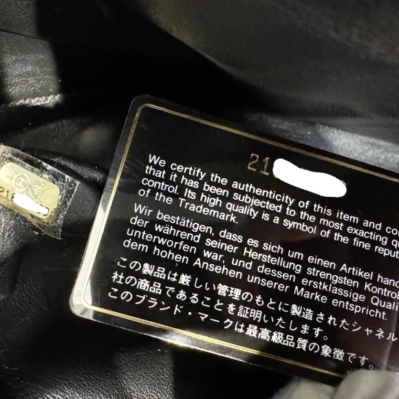 Chanel Black Patent Maxi Classic Double Flap bag - Picture 9 of 13